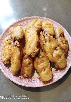 A picture of Fried Wings.