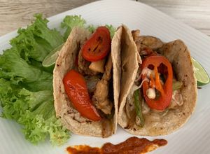 Una foto de Tacos de alambre con hambre 😋