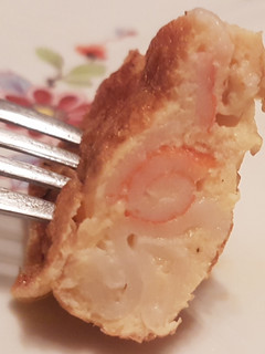 Una foto de Tortilla francesa con barritas de surimi