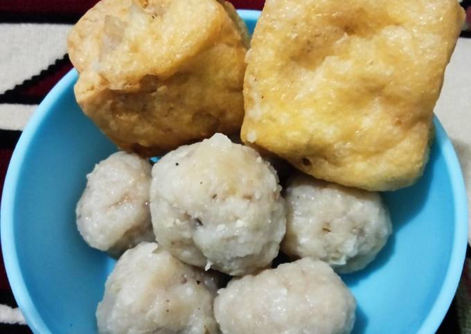 Bakso Ayam (tahu bakso, goreng bakso dll)