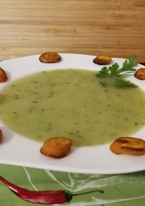 Petrezselymes karalábékrémleves, sült csípős répával recept fotója