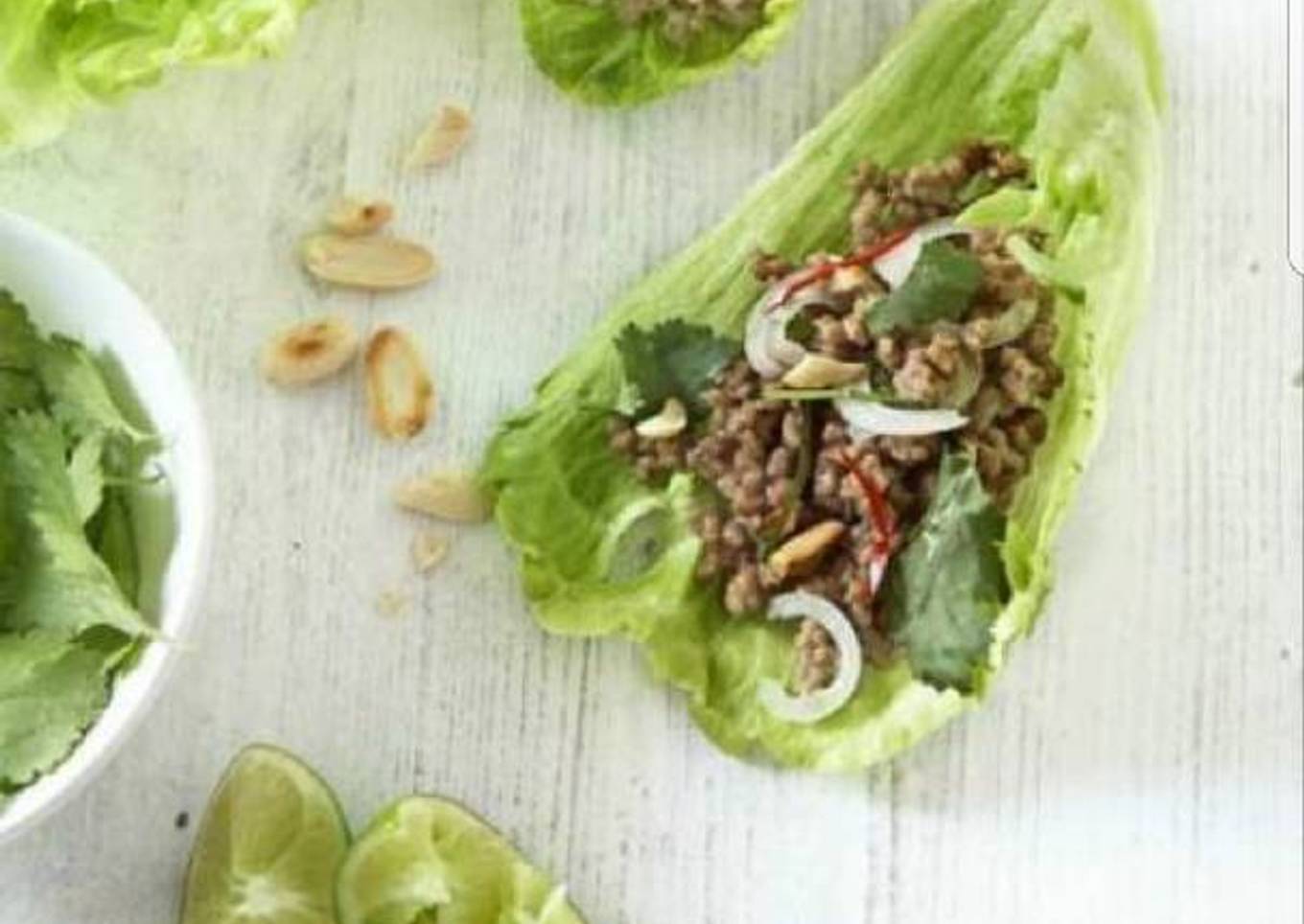 Mince on lettuce (san choy pau)