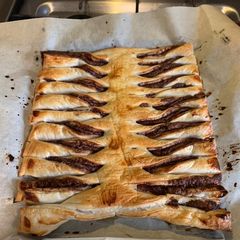 A picture of Nutella puff pastry.