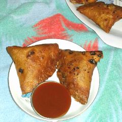 A picture of Leftover chapati samosa.