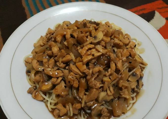 Resep: Spaghetti Chicken Black Paper Murah