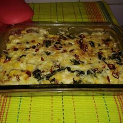 A picture of Spinach corn backed in white cheesey sauce...