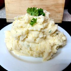 My Garlic and herb Mashed Potato 😘 A picture of My Garlic and herb Mashed Potato 😘.
