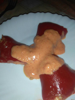 Una foto de Pimientos del piquillo rellenos de atún en salsa