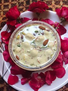 અંગુર રસ મલાઈ (Angoor Ras Malai Recipe In Guajarati) રેસીપી મુખ્ય ફોટો