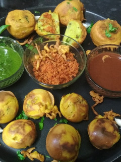 બટેટા વડા (Bateta Vada Recipe In Gujarati) રેસીપી મુખ્ય ફોટો