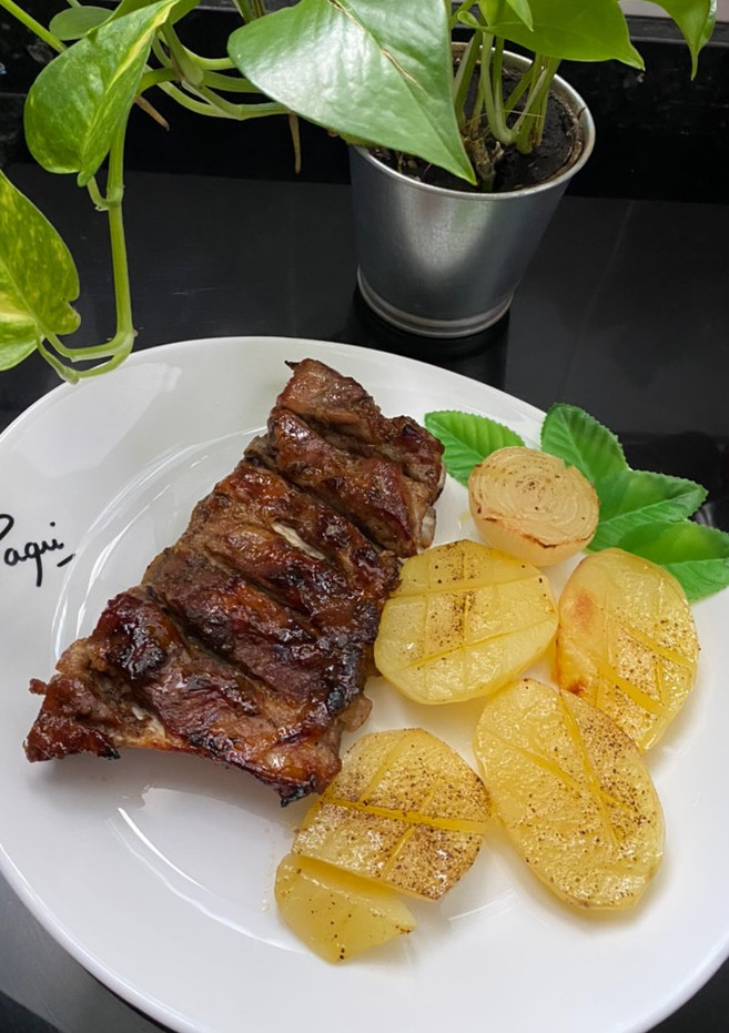 Una foto de Costillar al horno con su macerado 😋