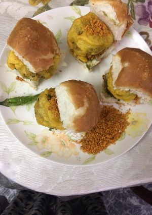 A picture of Batata vada.
