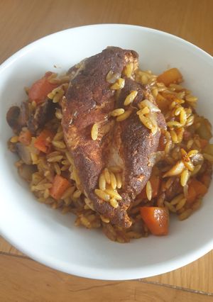 A picture of Mediterranean Chicken Orzo.