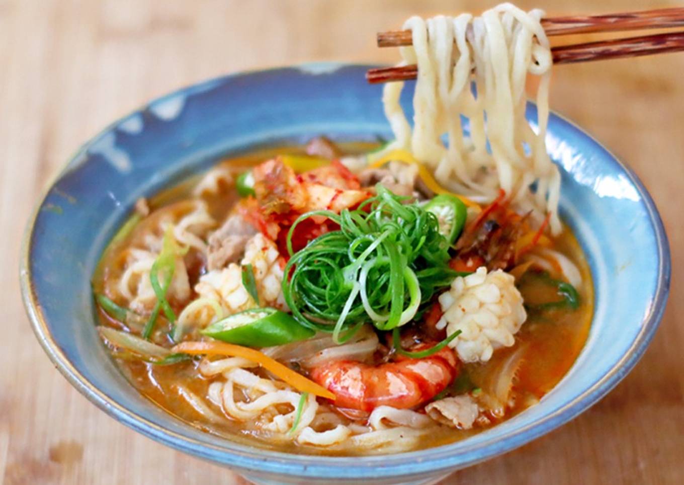 Jjamppong Mie Kuah Korea Bahan Lokal