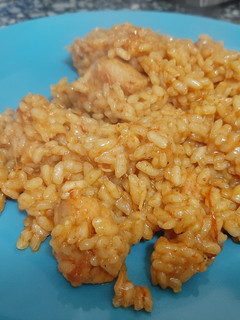 Una foto de Arroz con pollo y curry