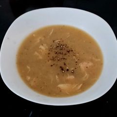 A picture of My Garlic Chicken & Potato Soup 🤩.