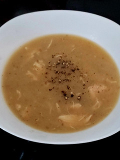 A picture of My Garlic Chicken & Potato Soup 🤩.