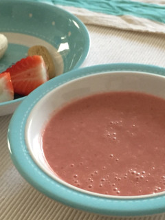 Una foto de Papilla de fruta - mixto BLW 🍓🍌🍼