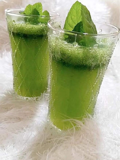 A picture of Mint Lemonade.