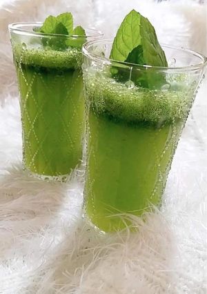 A picture of Mint Lemonade.