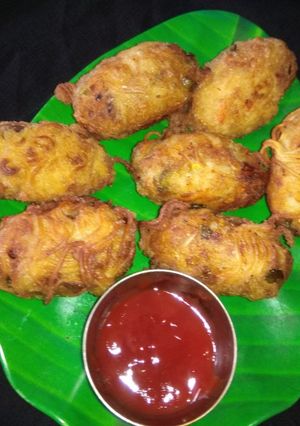 चीजी नूडल्स कटलेट (Cheese noodles cutlet recipe in Hindi) रेसिपी मुख्य फोटो