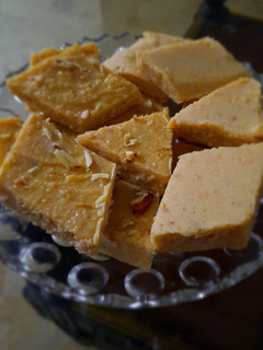 A picture of Khoya barfi.