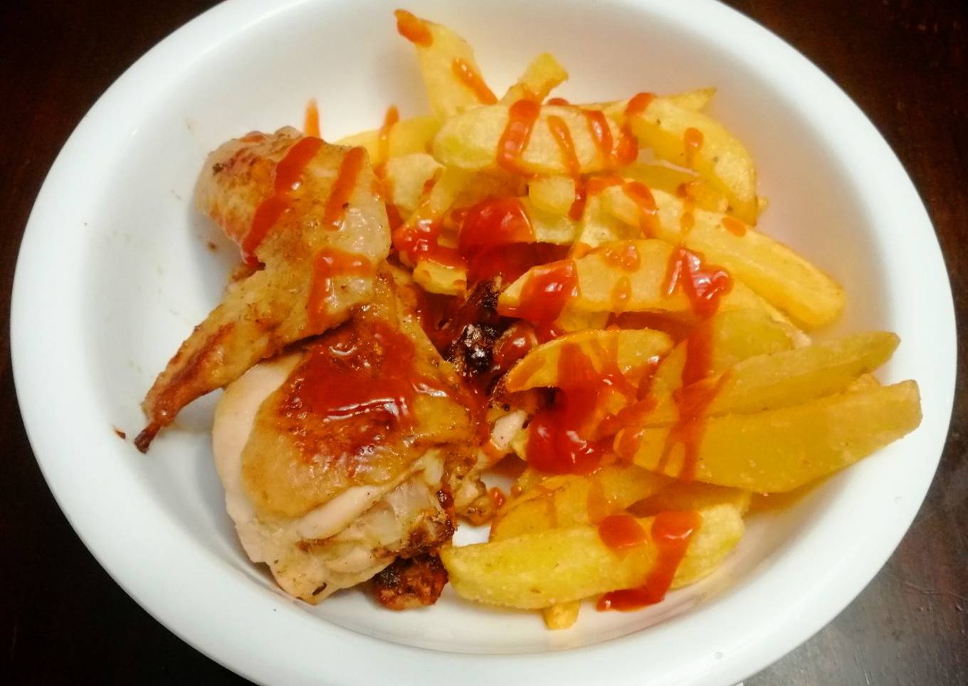 Papas Fritas Inglesas con Pollo Frito