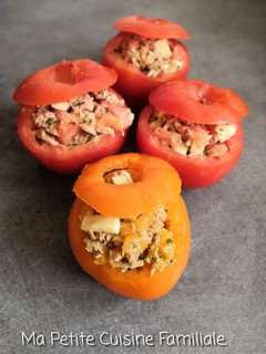Une photo de Tomates farcies thon/mozzarella