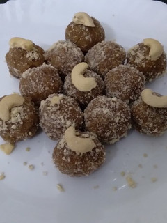 தார்வாட் பேடா (Dharwad peda recipe in tamil) செய்முறை முக்கிய புகைப்படம்