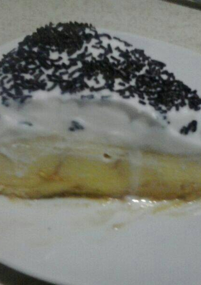 Una foto de Tarta de magdalenas con flan y nata