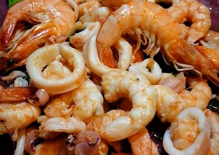 Insalatina di mazzancolle e calamari 😋