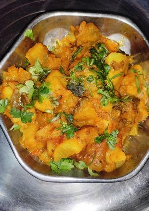 आलू मूली की सब्जी (aloo mooli ki sabzi recipe in Hindi) रेसिपी मुख्य फोटो