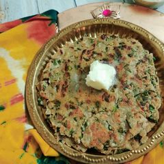 A picture of Masala makki roti.