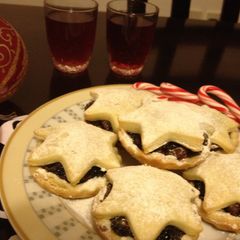 A picture of Star Topped Mince Pies.
