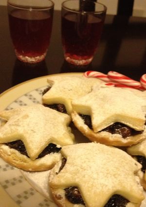 A picture of Star Topped Mince Pies.