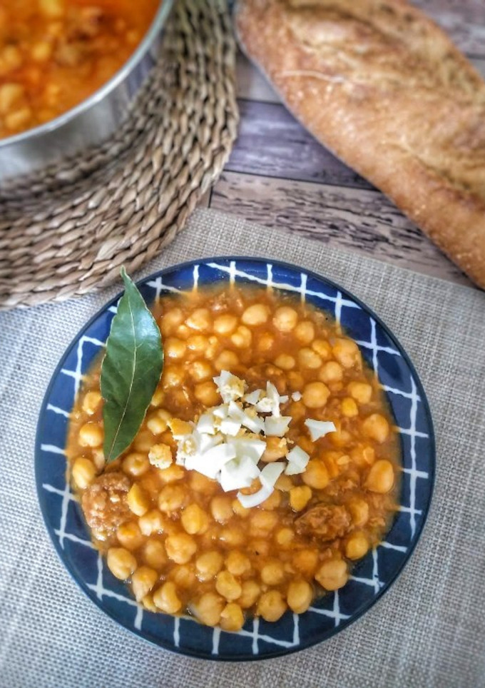 Una foto de Potaje de garbanzos con chorizo en MC o sin ella