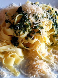 Una foto de Fetuccini con pesto ligero de albahaca. #paraprincipiantes