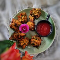 A picture of Winter Special Mix Veg Pakoda.