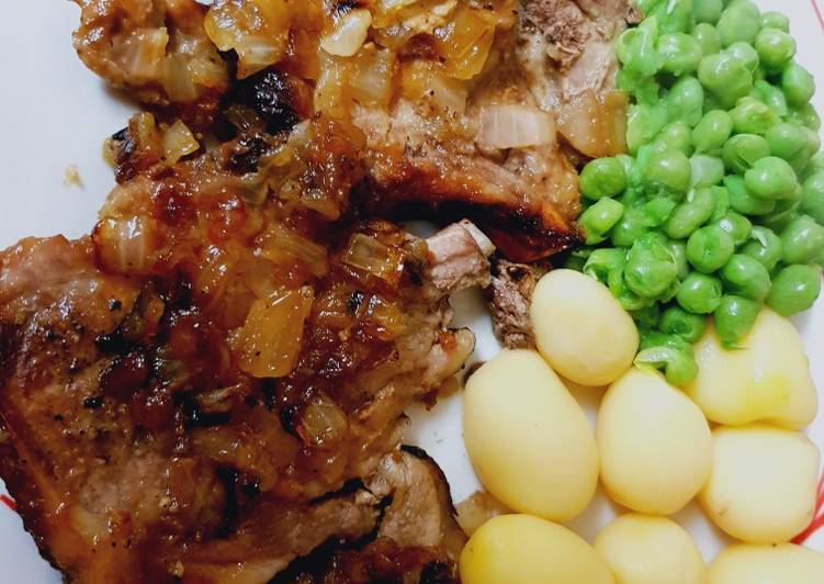 My Sweet onion Pork Seaks with Applesauce. š