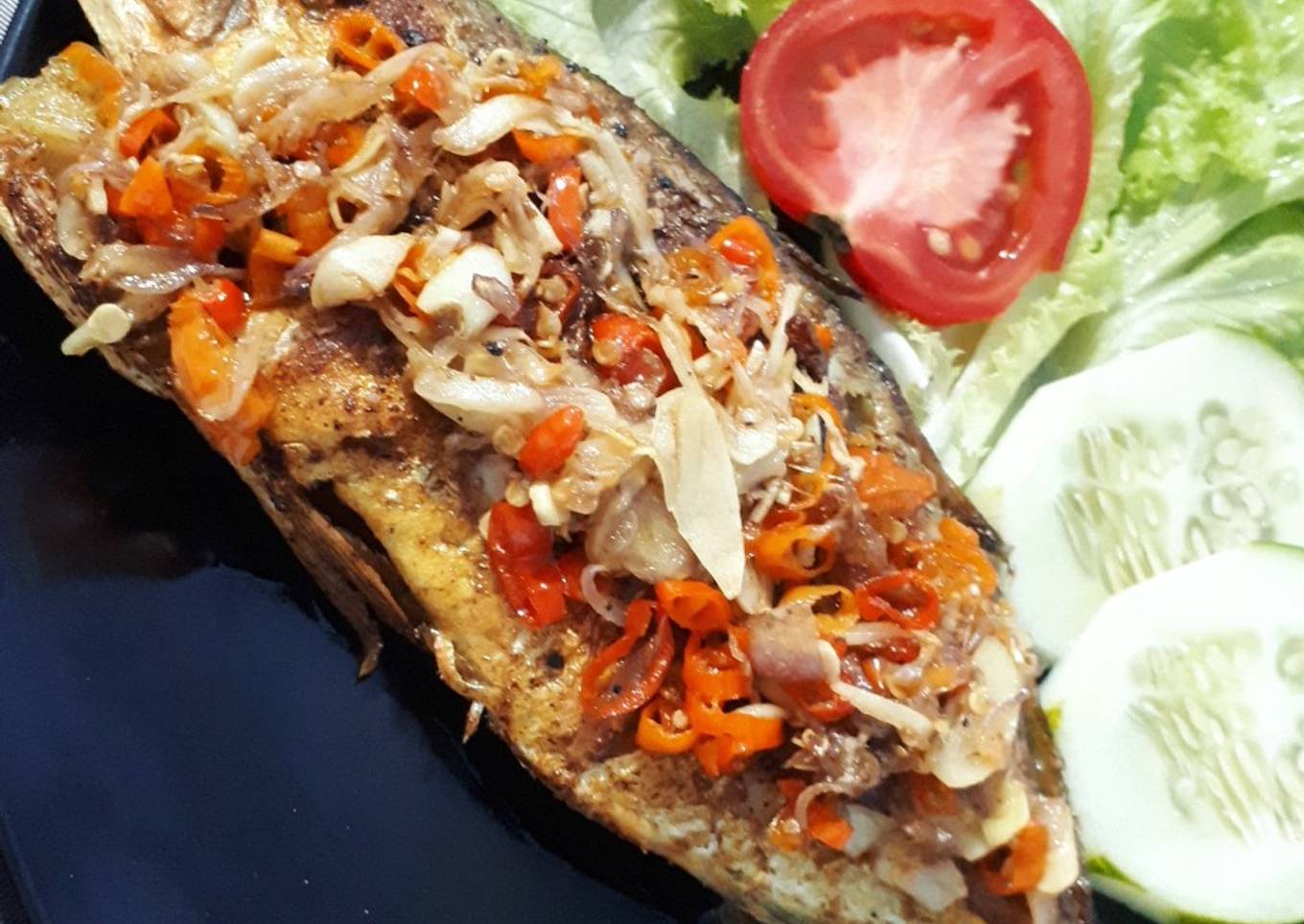 Ikan siakap goreng sambal pedas