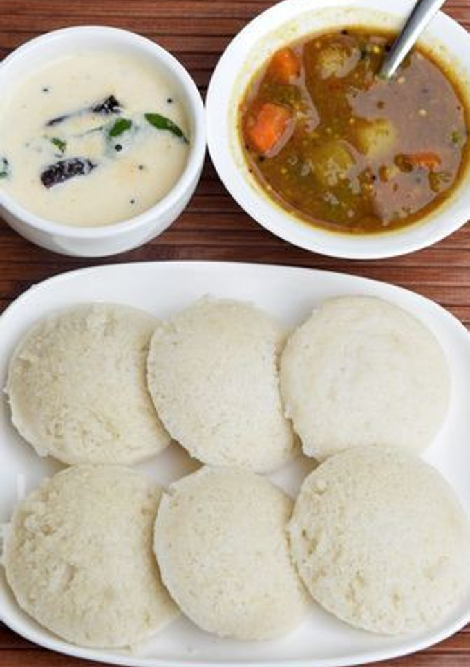 A picture of Idli sambhar.