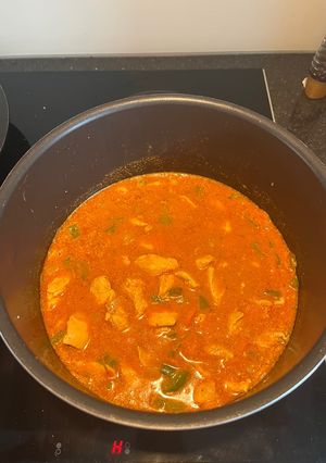 Una foto de Curry de pollo y verduras