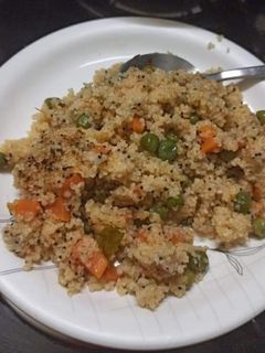 नमकीन सूजी हलवा (namkeen sooji halwa recipe in Hindi) रेसिपी मुख्य फोटो