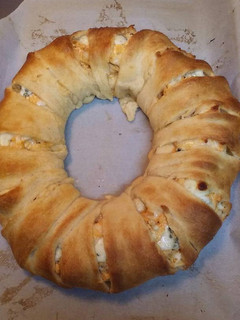 A picture of Buffalo Chicken Crescent Ring.