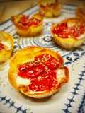 Tartaletas de mozzarella con tomate confitado