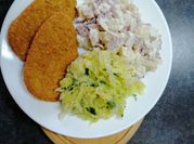 Una foto de pollo escabeche