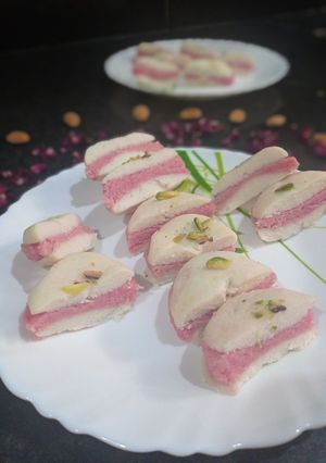 મલાઇ સેન્ડવિચ (Malai Sandwich Recipe In Gujarati) રેસીપી મુખ્ય ફોટો