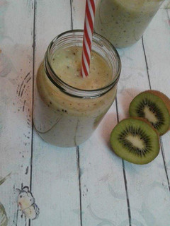 A picture of Kiwi & banana smoothie 🍹.