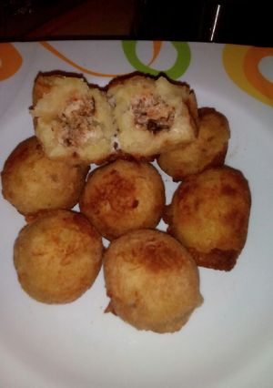 A picture of Potato balls.