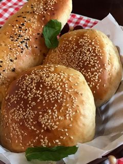 صورة لوصفة خبز الصمّون 🥖